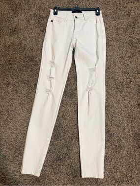 KanCan White Distressed Skinny Jeans